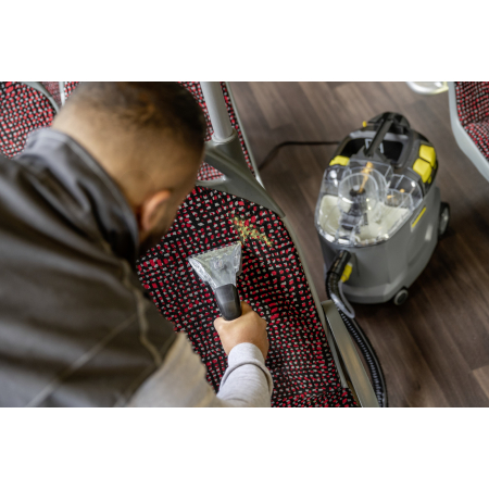 Čistič čalounění KÄRCHER Puzzi 8/1 C s ruční hubicí - model 2022 1.100-240.0