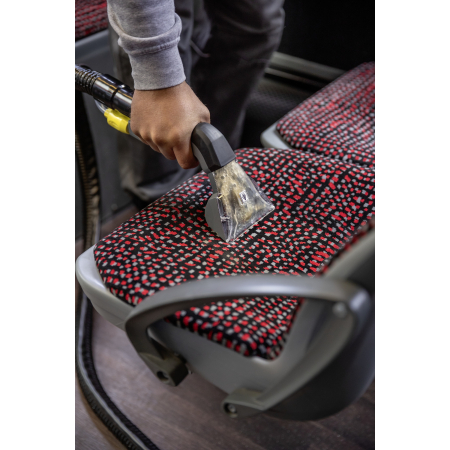 Čistič čalounění KÄRCHER Puzzi 8/1 C s ruční hubicí - model 2022 1.100-240.0