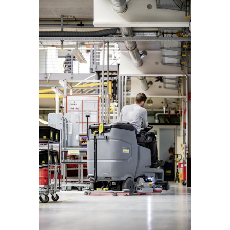 Podlahový mycí stroj s odsáváním KÄRCHER B 110 R Bp Pack 160 Ah Li+Dose+R75 1.161-439.0